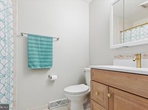 15 Penn Circle, Holland PA 18966