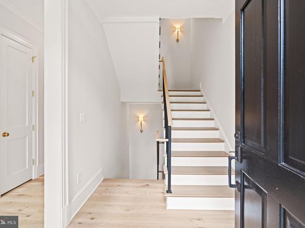 2850 Arizona Terrace NW, Washington DC 20016