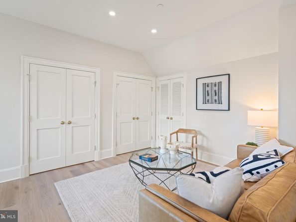 2850 Arizona Terrace NW, Washington DC 20016