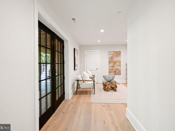 2850 Arizona Terrace NW, Washington DC 20016