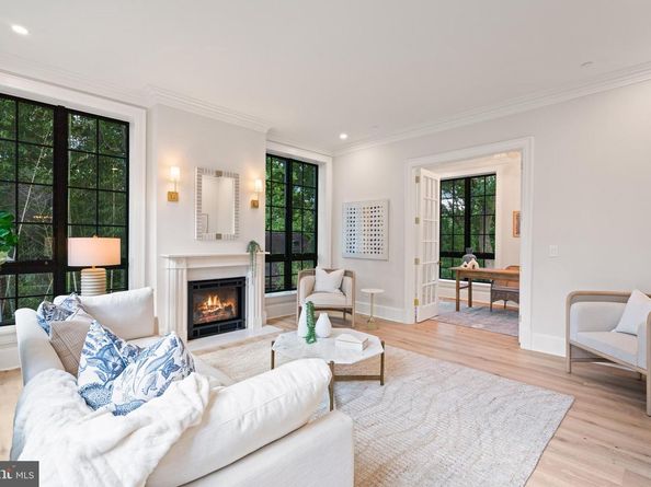2850 Arizona Terrace NW, Washington DC 20016