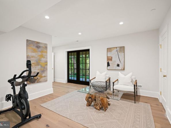 2850 Arizona Terrace NW, Washington DC 20016