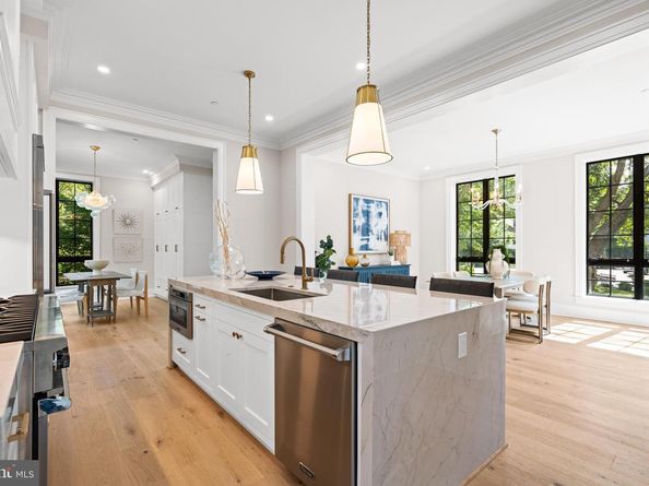 2850 Arizona Terrace NW, Washington DC 20016