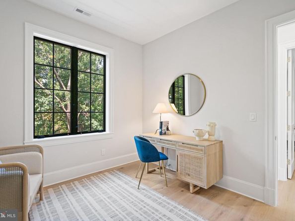 2850 Arizona Terrace NW, Washington DC 20016