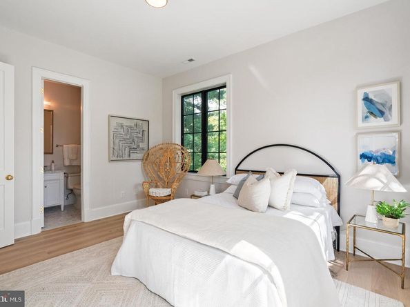 2850 Arizona Terrace NW, Washington DC 20016