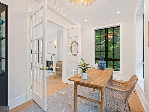 2850 Arizona Terrace NW, Washington DC 20016