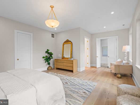 2850 Arizona Terrace NW, Washington DC 20016