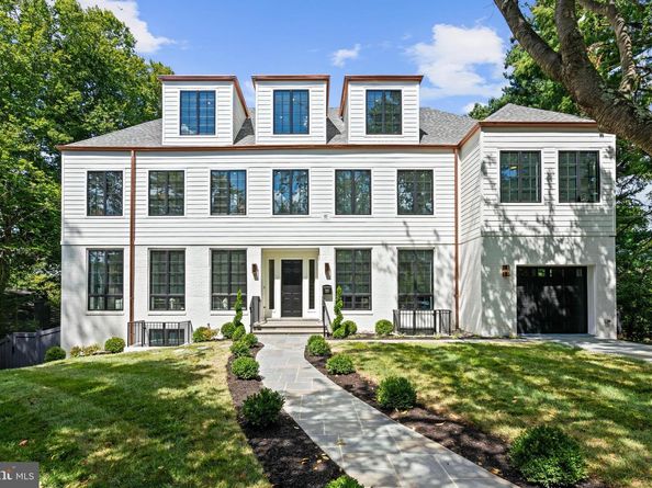 2850 Arizona Terrace NW, Washington DC 20016