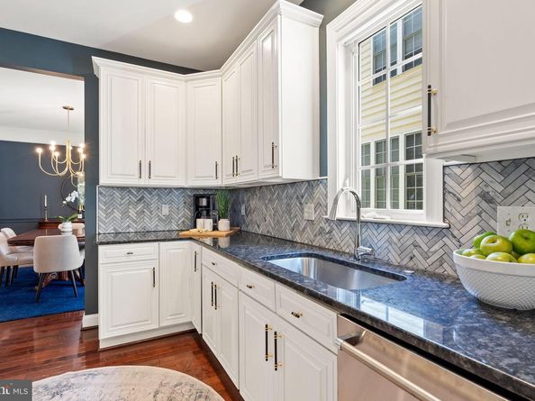 9210 Sycamore Crest Drive, Fairfax VA 22031