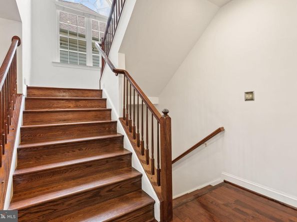 9210 Sycamore Crest Drive, Fairfax VA 22031