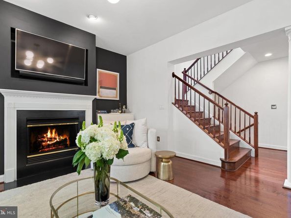 9210 Sycamore Crest Drive, Fairfax VA 22031