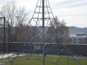 250 S Reynolds Street 206, Alexandria VA 22304