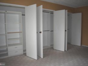 250 S Reynolds Street 206, Alexandria VA 22304
