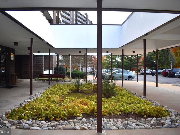 250 S Reynolds Street 206, Alexandria VA 22304