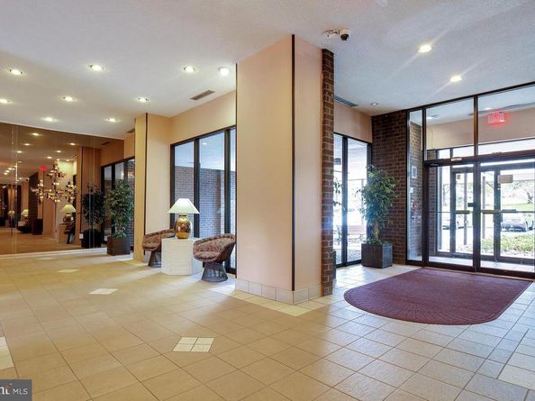 250 S Reynolds Street 206, Alexandria VA 22304