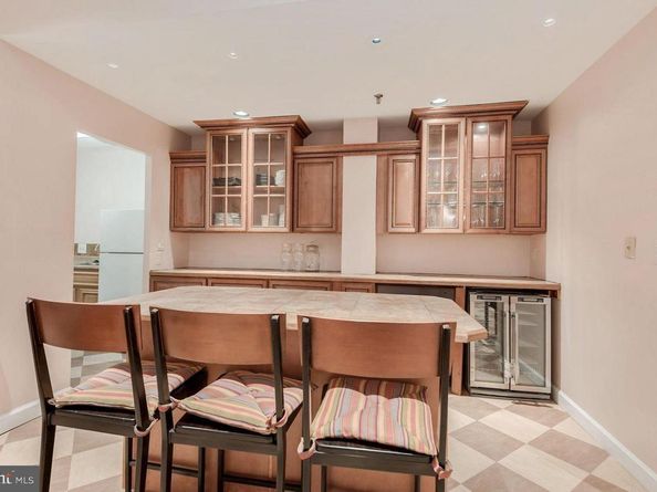 250 S Reynolds Street 206, Alexandria VA 22304