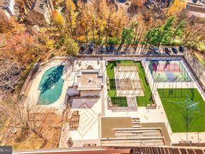 250 S Reynolds Street 206, Alexandria VA 22304