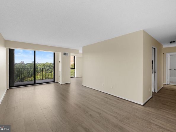 2311 Pimmit Drive 618, Falls Church VA 22043