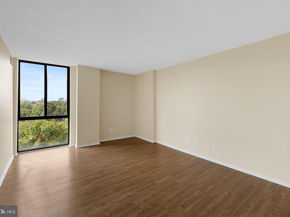 2311 Pimmit Drive 618, Falls Church VA 22043