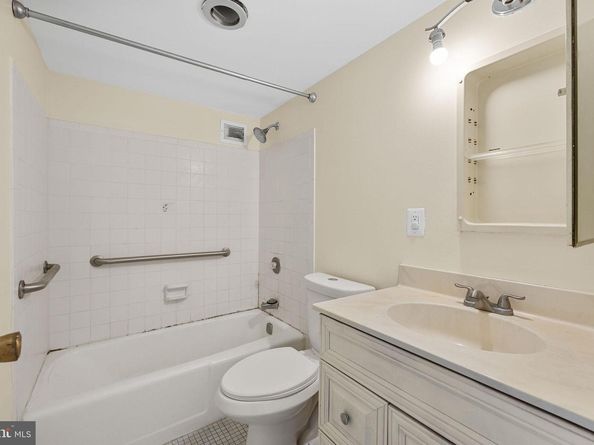 2311 Pimmit Drive 618, Falls Church VA 22043