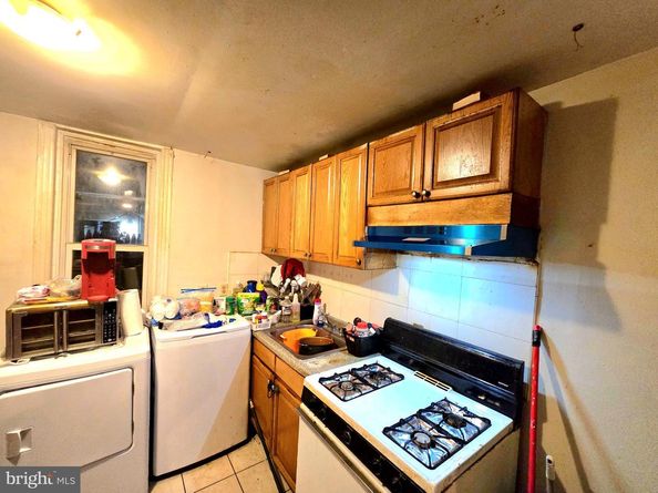 2549 S Fairhill Street, Philadelphia PA 19148