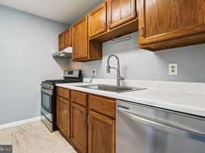 527 N Armistead Street T3, Alexandria VA 22312