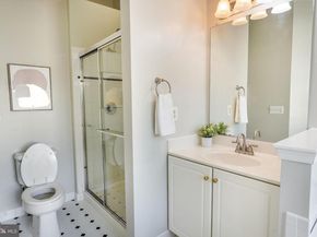 8147 Quinn Terrace, Vienna VA 22180