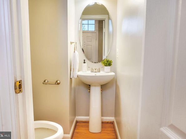 8147 Quinn Terrace, Vienna VA 22180