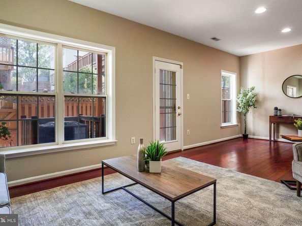 8147 Quinn Terrace, Vienna VA 22180