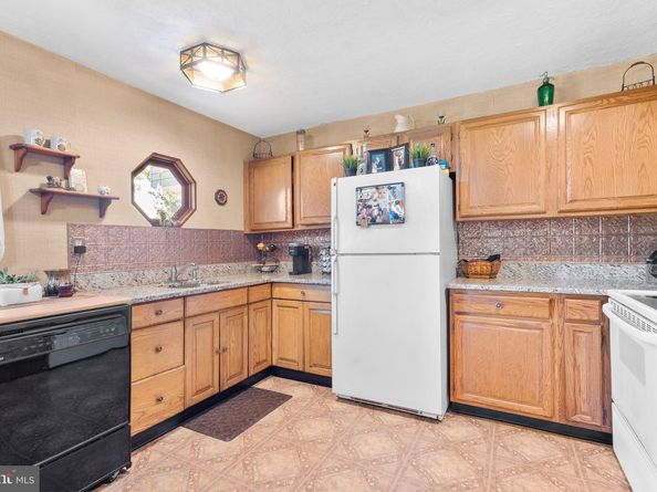 26 Gable Hill Road, Levittown PA 19057