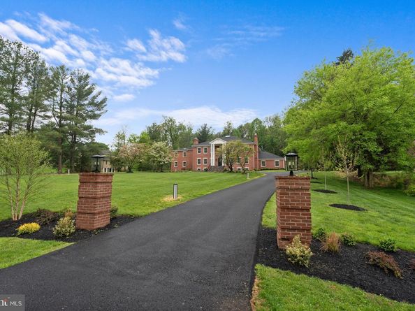 10821 Barn Wood Lane, Potomac MD 20854