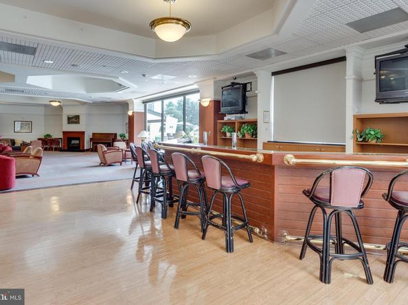 307 Yoakum Parkway 1521, Alexandria VA 22304