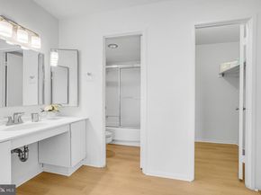 307 Yoakum Parkway 1521, Alexandria VA 22304