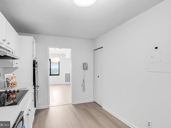 307 Yoakum Parkway 1521, Alexandria VA 22304