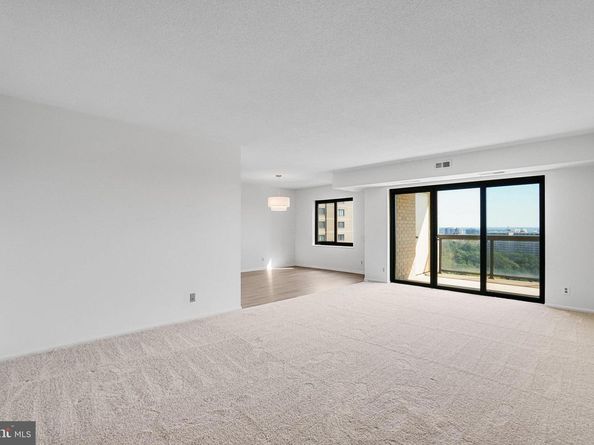 307 Yoakum Parkway 1521, Alexandria VA 22304