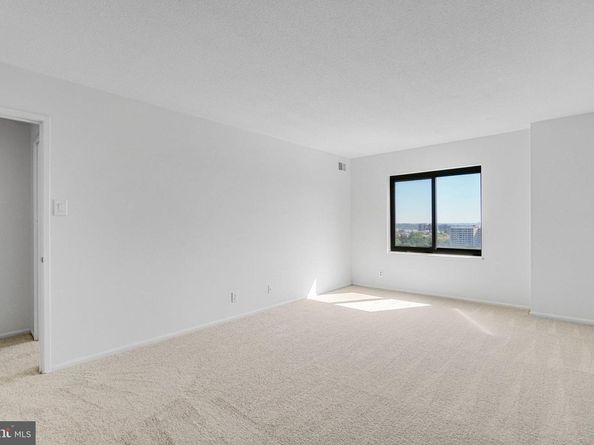 307 Yoakum Parkway 1521, Alexandria VA 22304