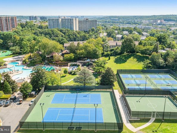 307 Yoakum Parkway 1521, Alexandria VA 22304