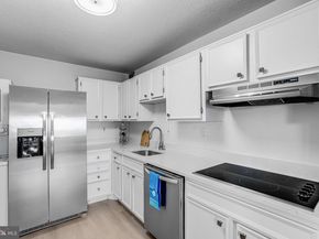 307 Yoakum Parkway 1521, Alexandria VA 22304