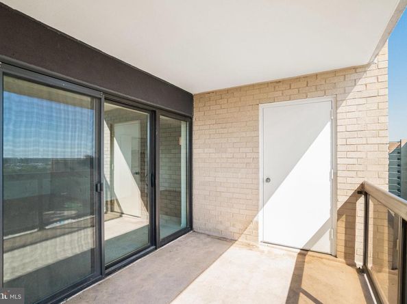 307 Yoakum Parkway 1521, Alexandria VA 22304