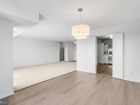 307 Yoakum Parkway 1521, Alexandria VA 22304