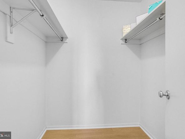 307 Yoakum Parkway 1521, Alexandria VA 22304