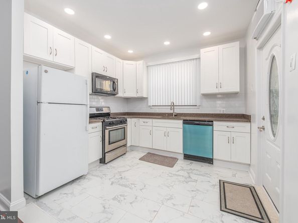 1037 Snyder Avenue, Philadelphia PA 19148