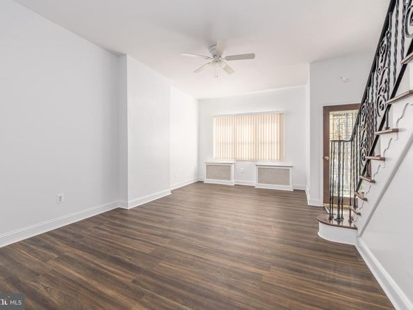 1037 Snyder Avenue, Philadelphia PA 19148
