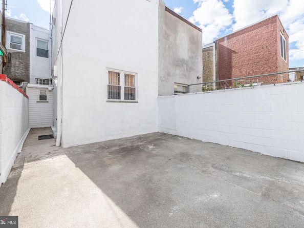 1037 Snyder Avenue, Philadelphia PA 19148