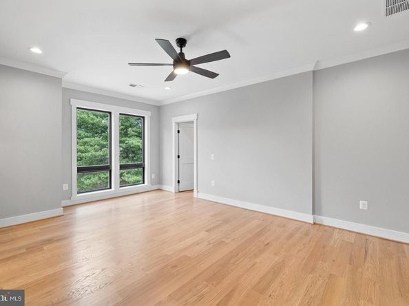 7727 Helena Drive, Falls Church VA 22043