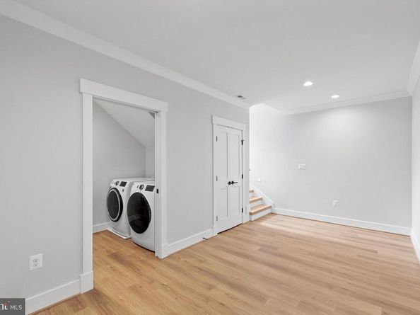 7727 Helena Drive, Falls Church VA 22043