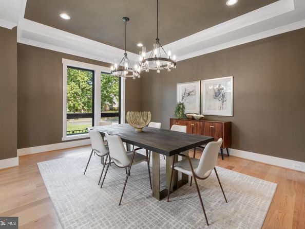 7727 Helena Drive, Falls Church VA 22043