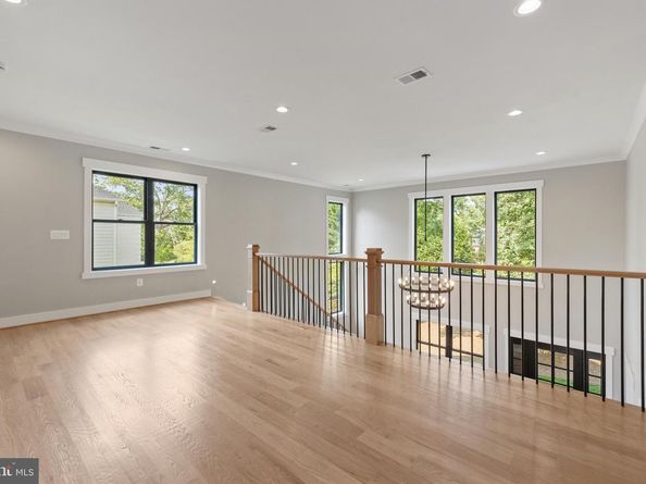 7727 Helena Drive, Falls Church VA 22043