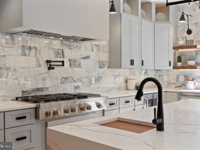 7727 Helena Drive, Falls Church VA 22043