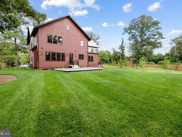 7727 Helena Drive, Falls Church VA 22043